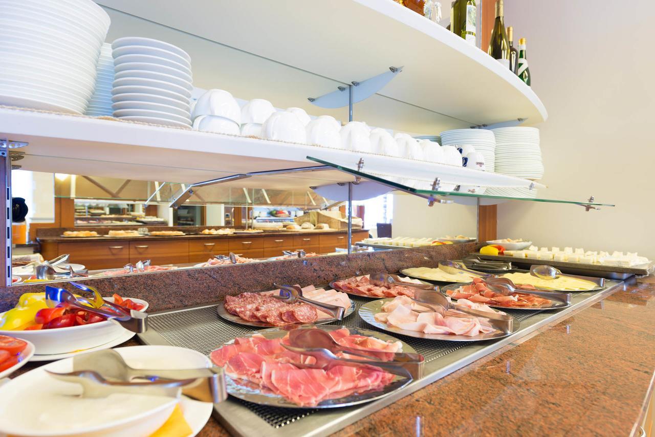 Hotel Venezia Malcesine Ngoại thất bức ảnh