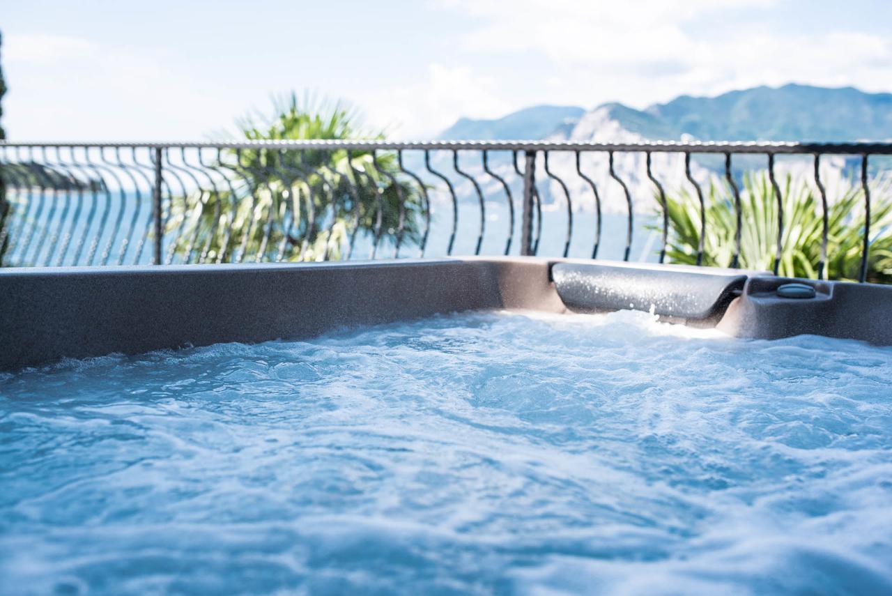 Hotel Venezia Malcesine Ngoại thất bức ảnh