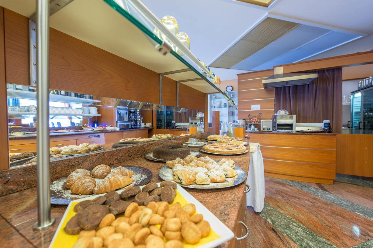 Hotel Venezia Malcesine Ngoại thất bức ảnh