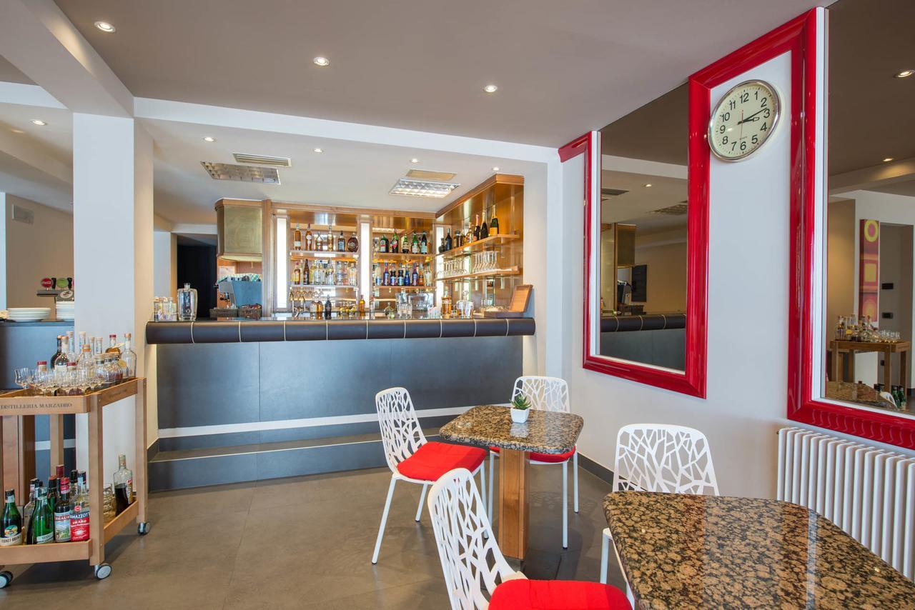 Hotel Venezia Malcesine Ngoại thất bức ảnh