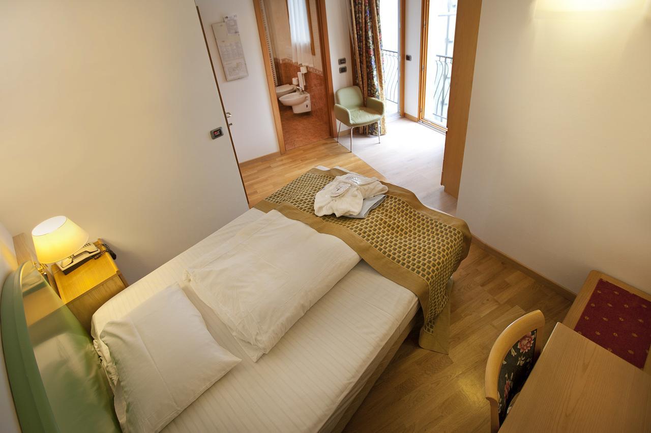 Hotel Venezia Malcesine Ngoại thất bức ảnh